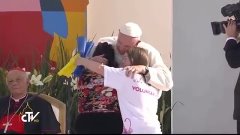 Bonito gesto del Papa hacia dos chicas con síndrome Down
