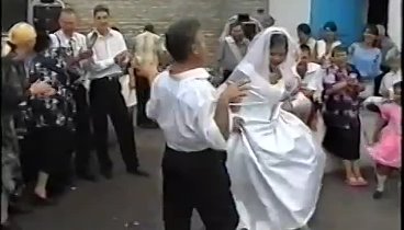 веселый танец на свадьбе   г Зоринск