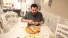 بيتزا إيطالية في ٤٠ ثانية!! هنا ميلانو - إيطاليا 🇮🇹