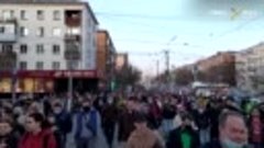 Екатеринбург не менее 5ти тасяч вышли на протест 21 04 2021