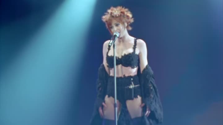 Mylène Farmer - Déshabillez-moi - Avant que l'ombre... à Bercy L ...