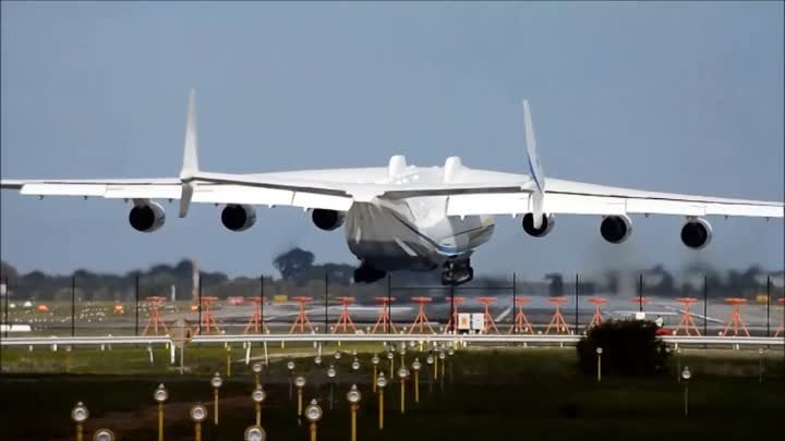 Посадка Ан-225 "Мрия" в аэропорту города Перт, Австралия,  ...