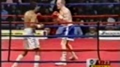 Oscar Larios vs John Lowey - Showtime Championship Boxing Ma...