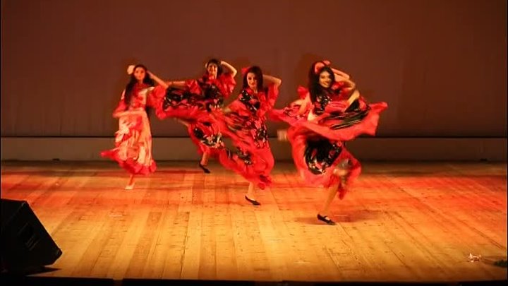 старшая группа "Цыганский танец"