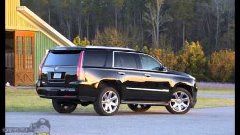Premium-SUV Cadillac Escalade, amerikanische Autos im Jahr 2...