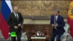 Путин наградил президента Киргизии орденом Александра Невско...