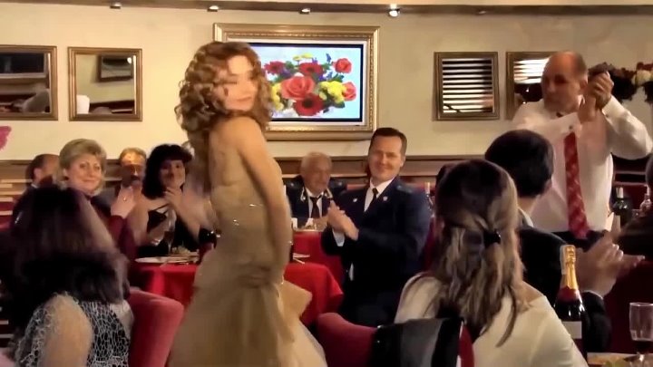Песня ах жена жена. В клипе танцует девушка в ресторане.