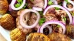Шашлык в киви-маринаде с молодой картошечкой на мангале