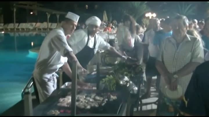 Приготовление рыбы в Тунисе отель Seabel Rym Beach.