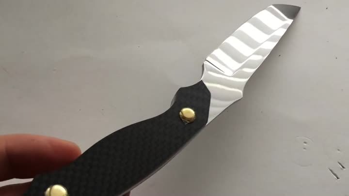 Нож Аллигатор карбон