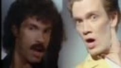 Daryl Hall &amp; John Oates - Maneater (Official Music Video)