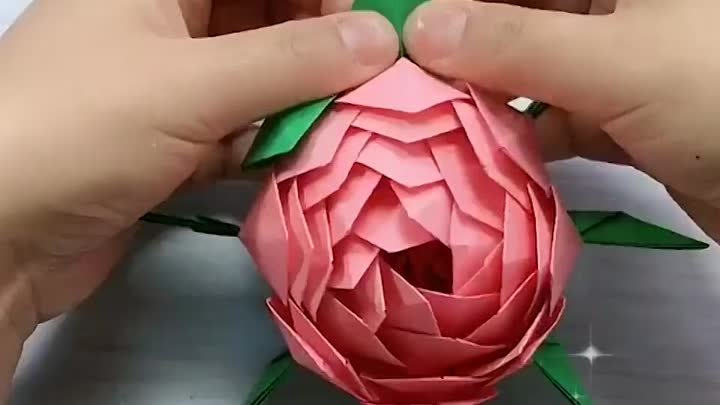 Лотос из бумаги в технике оригами