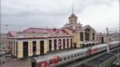 Железнодорожный вокзал и его привокзальная площадь. г.Новоку...