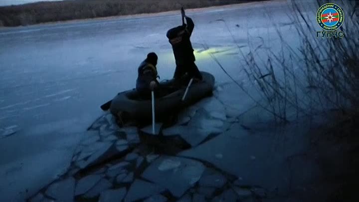 Рыбак провалился под лёд