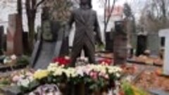 Новодевичье кладбище 2021 _ свежие могилы знаменитостей _ по...