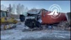 На трассе М-5 в Челябинской области столкнулись два грузовик...
