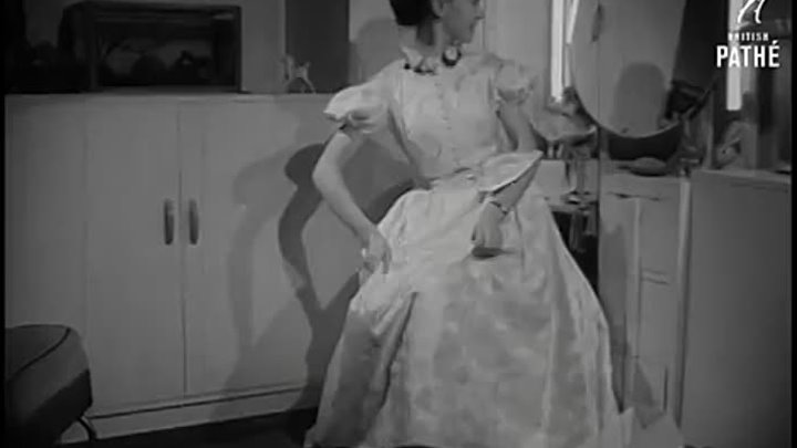 Vintage Fashion Queens - 2x07 - Janette Scott (1953) [360p]