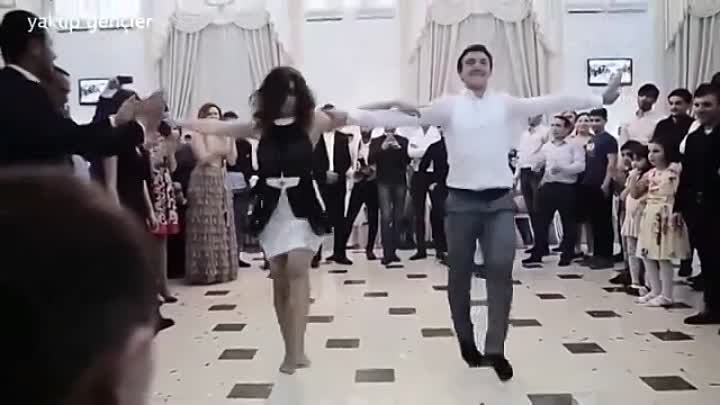 Не знаю, что это за танец, но реально очень круто
