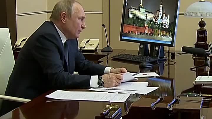 Владимир Путин пообещал увеличить соцвыплаты, пенсии и прожиточный м ...