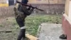 кадыровские тиктокеры в Рубежном расстреливают пустой дом🤡