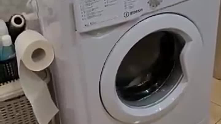 Нервный срыв у стиральной машинки. 