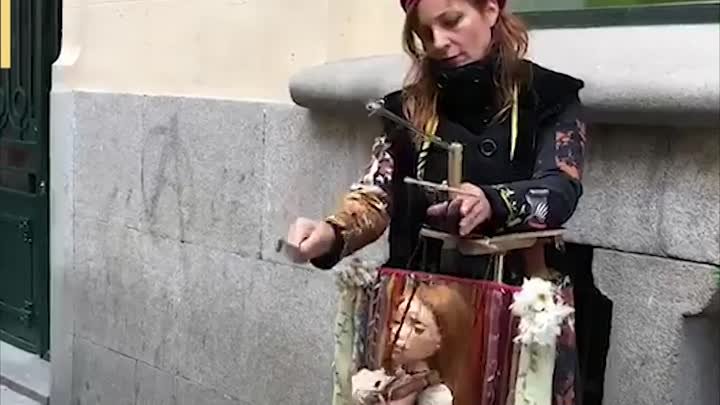 Кукла марионетка-скрипачка