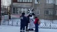 Сегодня в Усть-Куте автошкола “ВОА” с участием ростовой кукл...