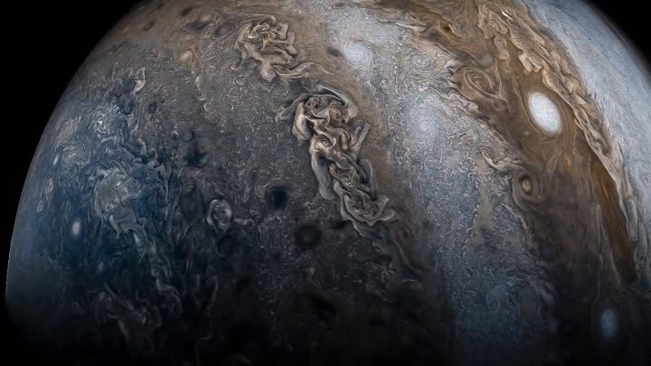 Пролетая Юпитер