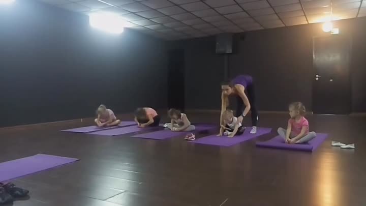Тренировка по художественной гимнастике в школе Balance на Рижском 0 ...