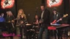 Blake Shelton &amp; Shakira Perform New Duet &#39;medicine&#39;