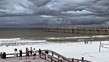 Облака asperitas в небе над Флоридой