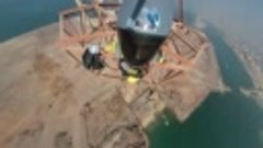 UAE Awesome Base jump antenna 400 ft [Full HD,1920x1080p]