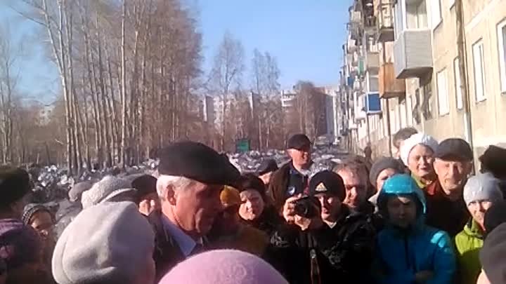 Митинг населения против вырубки насаждений под застройку и против са ...