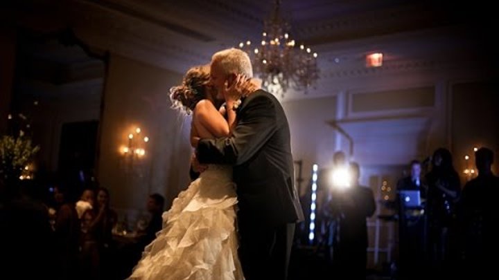 Дочка смотрит на фото отца песня Дочка смотрит на фото отца песня