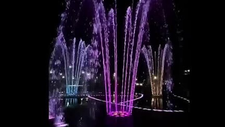 Вечернее шоу фонтанов в Череповце, Вологодская область!🌌