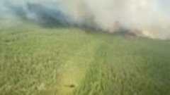 Лесной пожар в Якутии продолжается