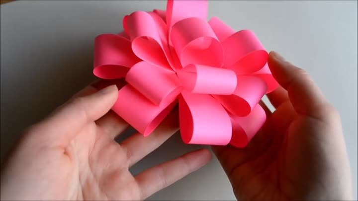 Как сделать подарочный бант из бумаги своими руками