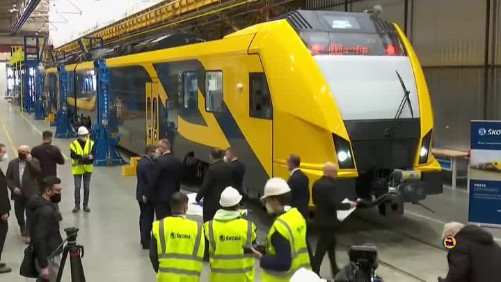 Первый поезд Skoda привезли в Ригу