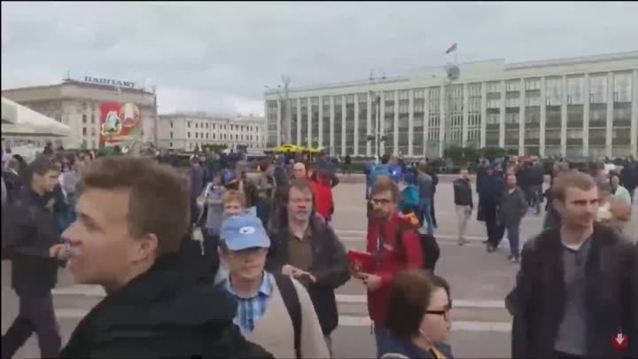 Акция оппозиции на Октябрьской площади. Онлайн