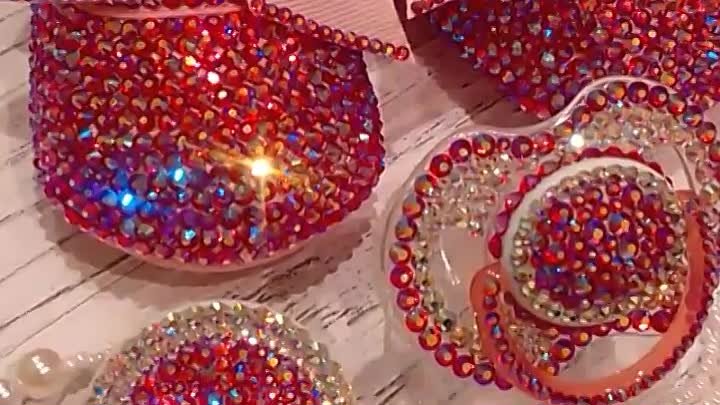 Инкрустация стразами Swarovski. Творческая мастерская Ксении Куровской.