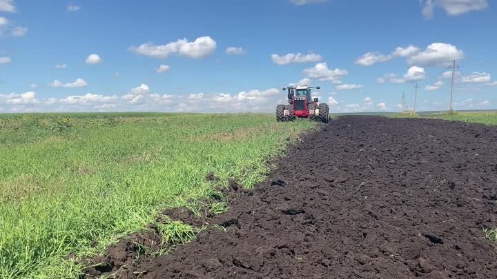 Работа плуга _Сириус_ 8 корпусов в Кинель-Черкасском районе, Самарск ...