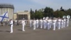 Москва. ВДНХ. Торжественное шествие оркестров.