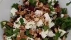 Свекольный салат с фетой и грецкими орехами 🥗