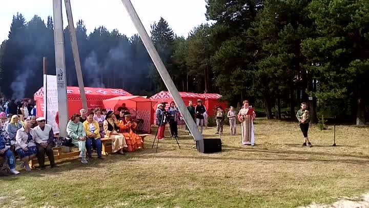 Вы казачки-казачки, военные люди.