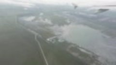 Взлет самолета над АО Алюминий Казахстана 26 августа 2017 г....