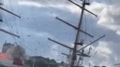 Вчерашнее видео из Одессы. Дрон-ккмикадзе поразил штаб ВМСУ