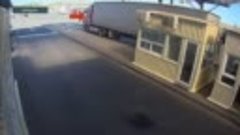 Кадры передвижения фуры, взорвавшейся на Крымском мосту
