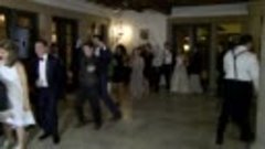 Танец мамы и сыновей на свадьбе