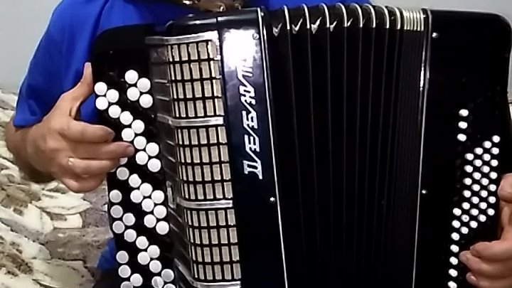 Игра на баяне фото Игра на баяне фото