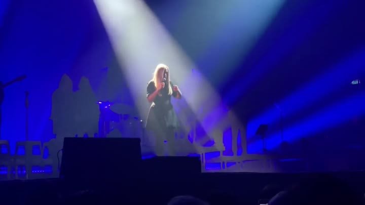 Lara Fabian. Je suis malade (live)  Paris Olympia 03.10.2022